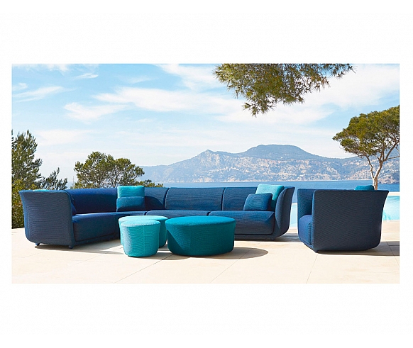Suave lounge armchair
